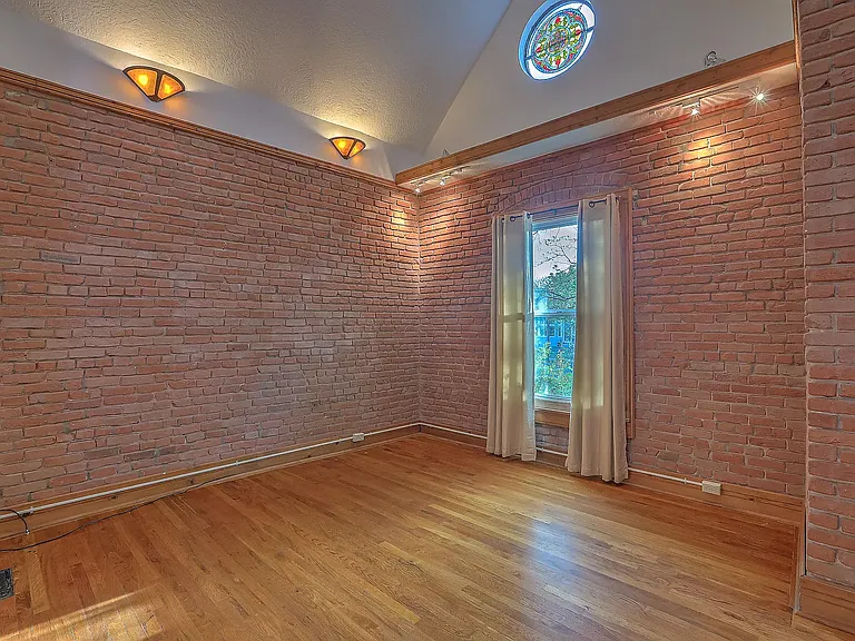 1010 Forrester St NW — Photo 5