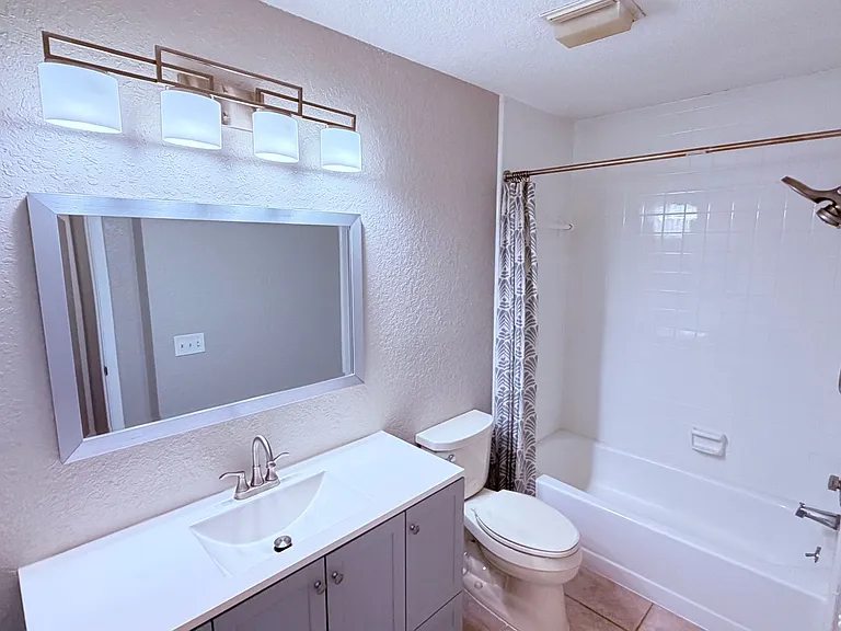 3640 S Saint Lucie Dr — Photo 16