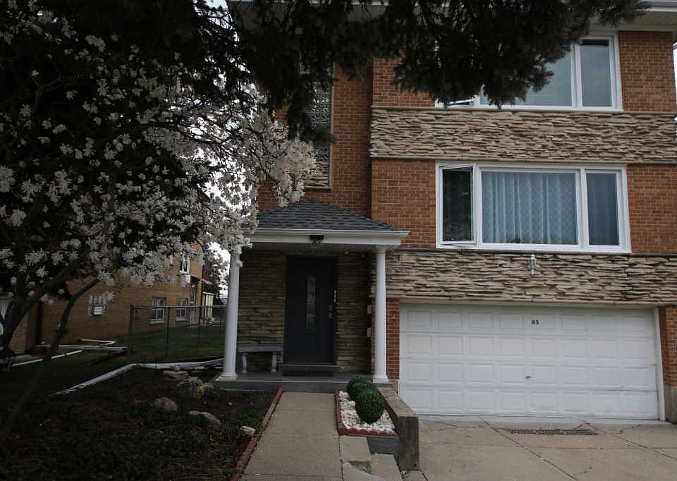 1st image of 85 Dover Dr