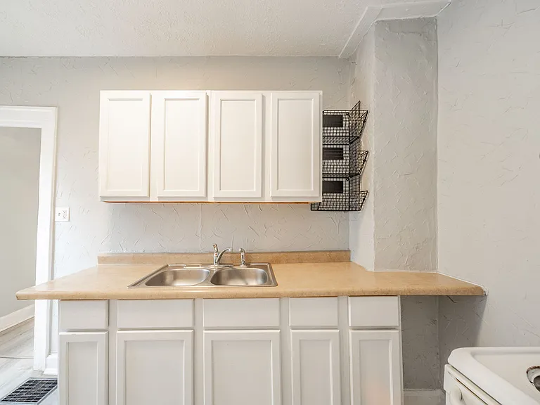 4031 Boulevard Pl — Photo 11