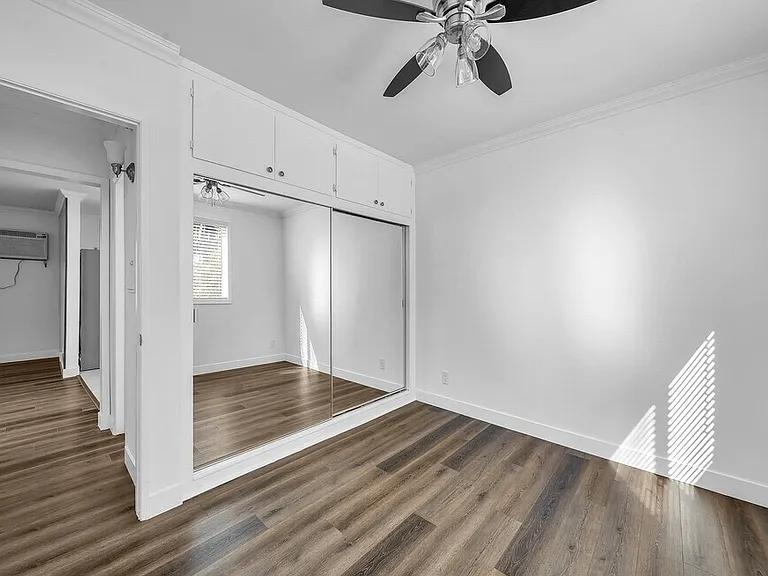 4350 Franklin Ave — Photo 7