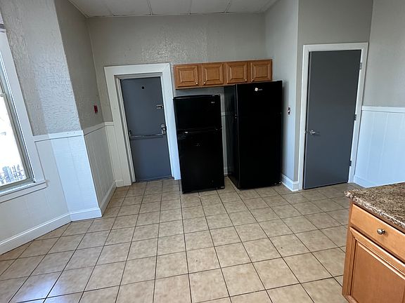 4th image of 213 S 41st St APT B