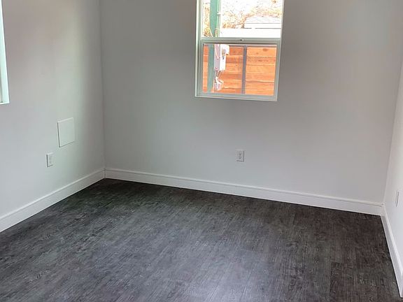 4th image of 2507-2509 E Cincinnati St