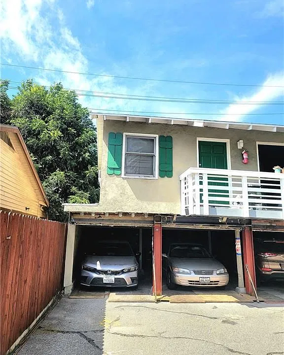 81 N Greenwood Ave