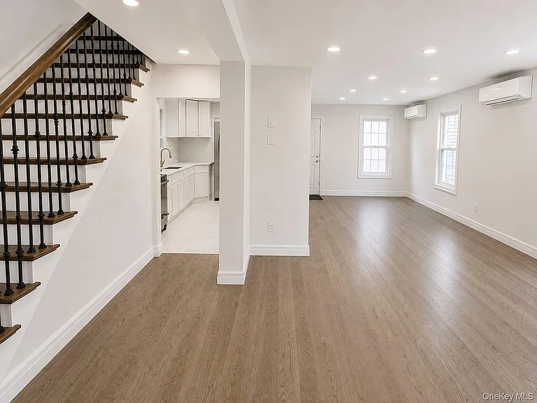39 Rathbun Ave — Photo 3