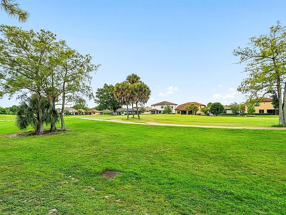 3rd image of 8104 Pine Circle #8104