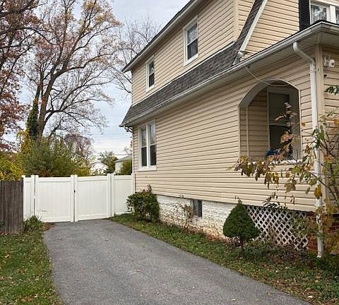 3rd image of 3312 Glen Ave