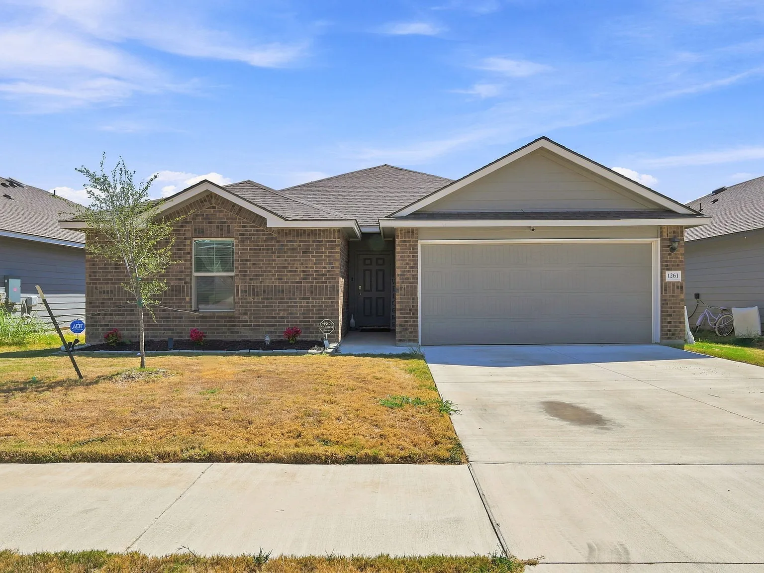 3 bed, 1432 sqft, $1,850 — Photo 1