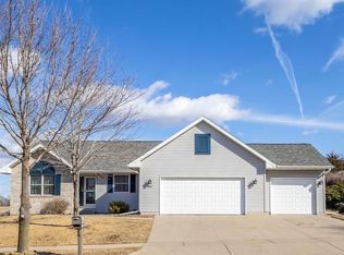 1003 Pioneer Dr, Holmen, WI 54636