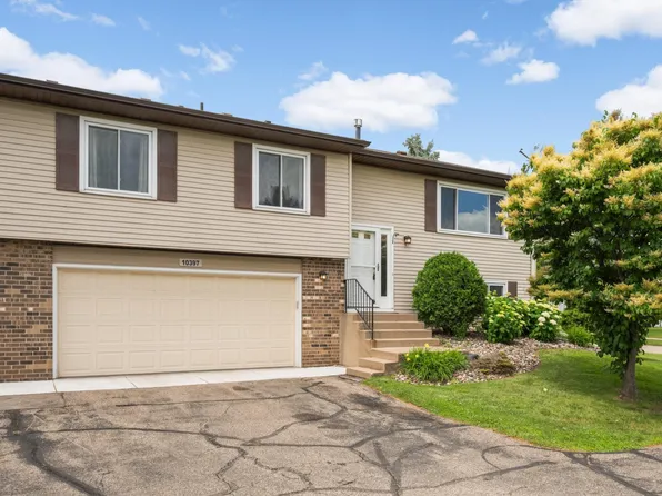 10397 Juniper Ln, Eden Prairie, MN 55347