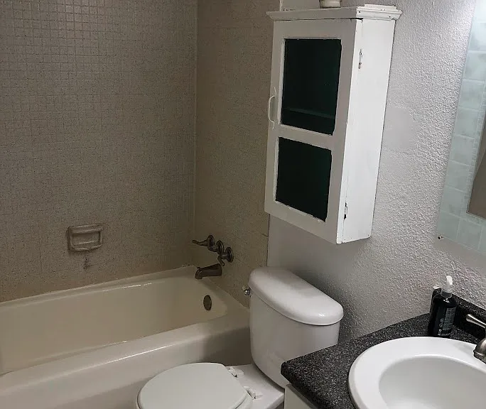 Ensuite bathroom.