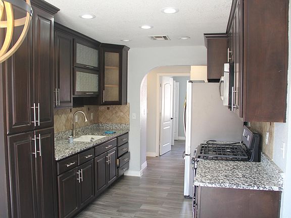 5th image of 12142 Road House Dr
