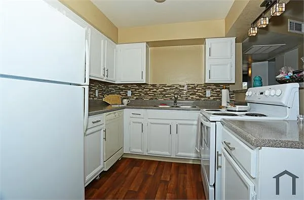 1225 E Hacienda Ave — Photo 7