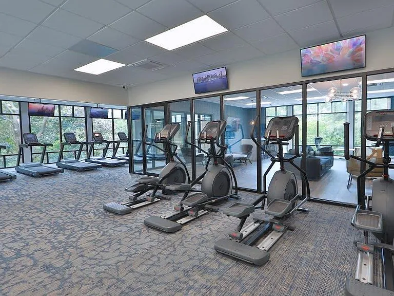 Willow Run at Mark Center Apartment Homes — Photo 19