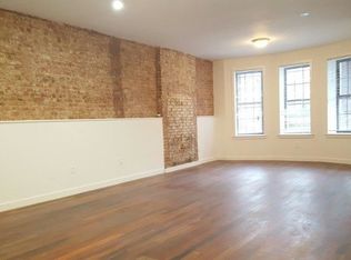 19 Charlotte St, Ridgewood, NY 11385