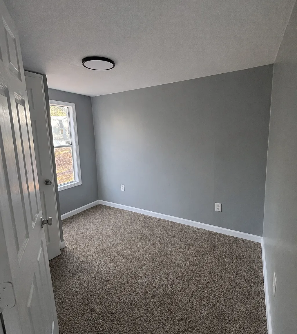 3 bed, 924 sqft, $1,085 — Photo 4