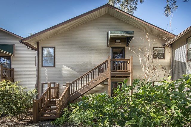 1st image of 106 Harbour Oaks Dr