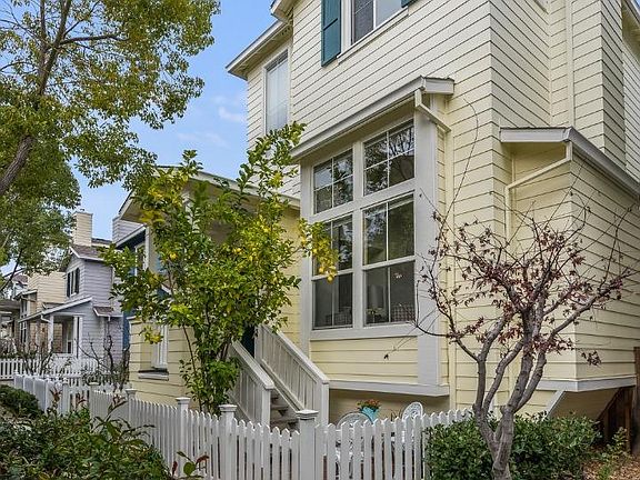 3rd image of 23 Heritage Ct
