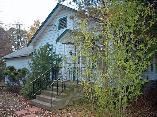 3rd image of 462 Mountainview Ave