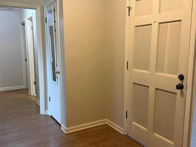 803 Summer Ln — Photo 3