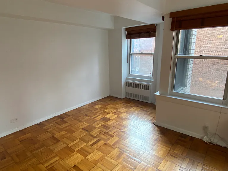 155 E 38th St #11L — Photo 3