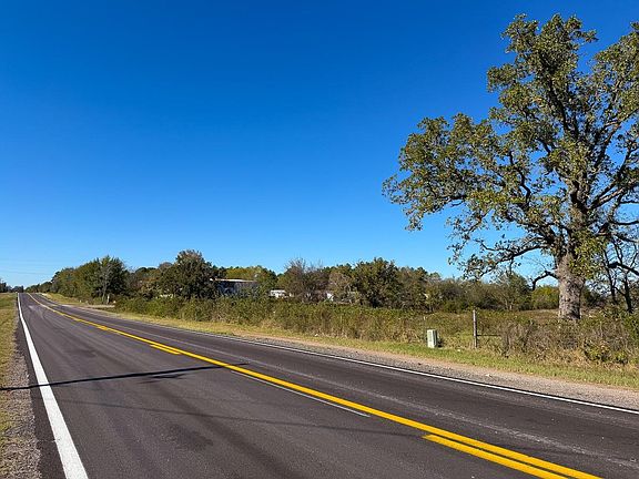4th image of 1658 State Highway 75 N