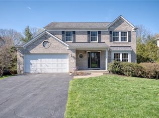 349 Indian Ridge Dr, Coraopolis, PA 15108