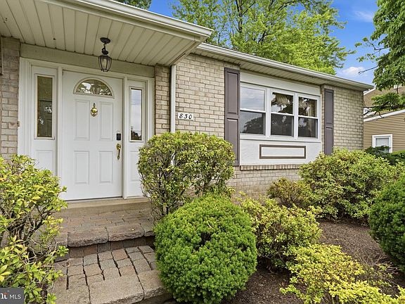 2nd image of 830 Davisville Rd