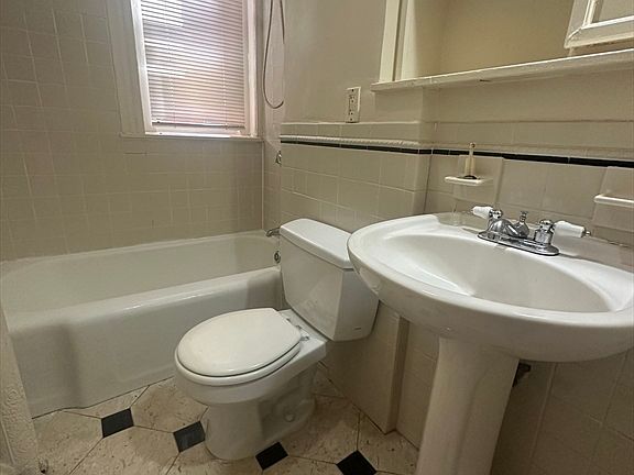 5th image of 1234 Commonwealth Ave APT 7