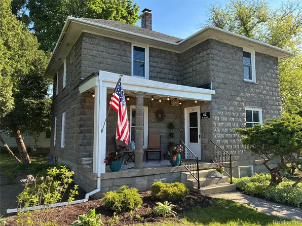 42 S Main St, Elkton, MI 48731