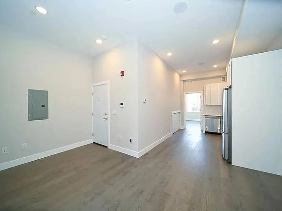 5th image of 1415 N 8th St #H805