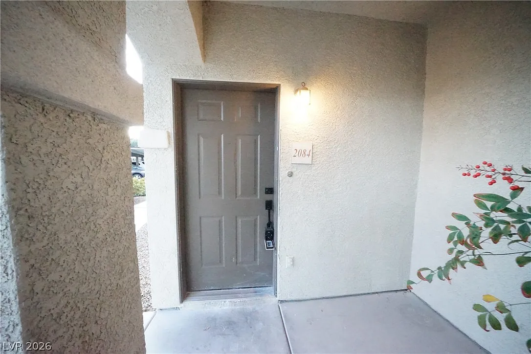 2 bed, 2.0 bath, 972 sqft, $1,695 — Photo 3