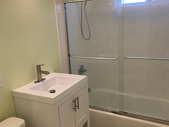 5th image of 1798 Missouri St Unit 8