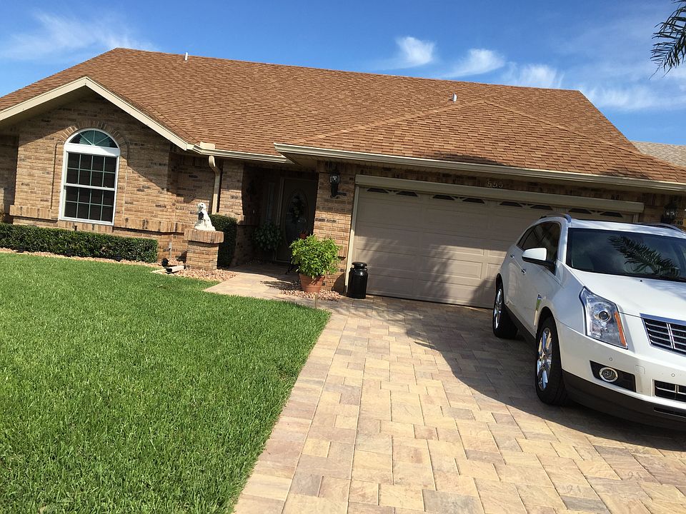 1st image of 555 Harbourview Dr