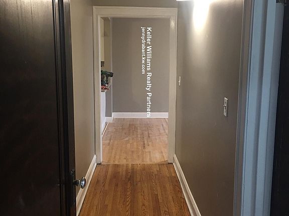 3rd image of 5654 N Rockwell St #2