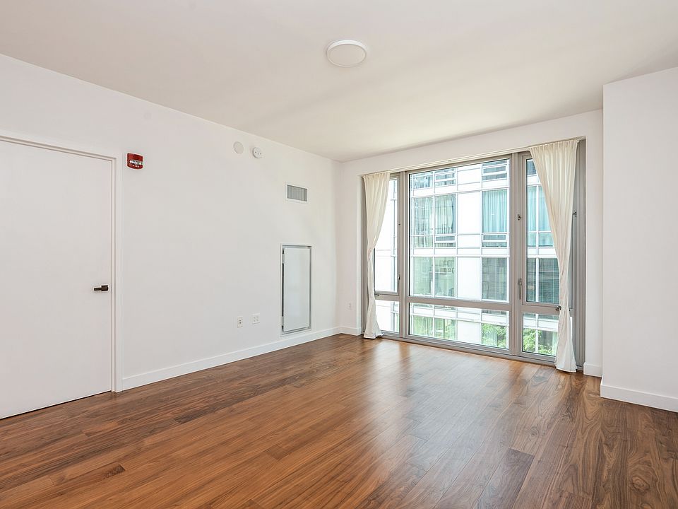 1st image of 2 Shore Ln #4L