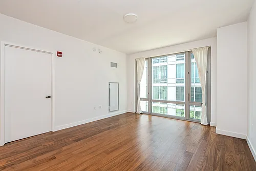2 Shore Ln #4L Photo 1