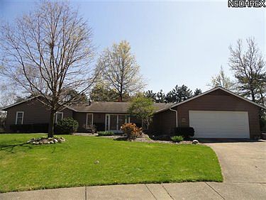 1st image of 664 Tauton Dr