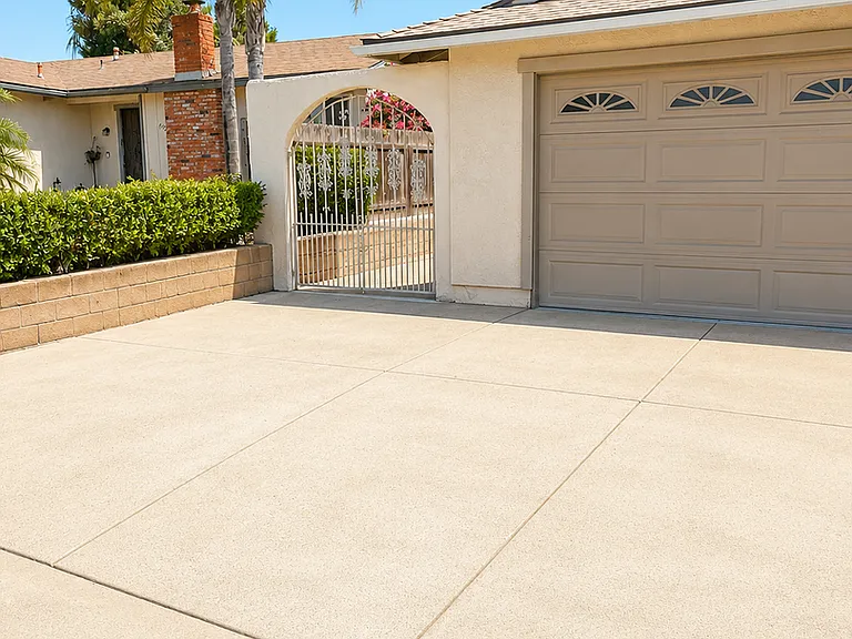 6545 Oakridge Rd — Photo 4