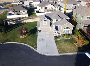 823 Overbluff Ln, Yakima, WA 98901