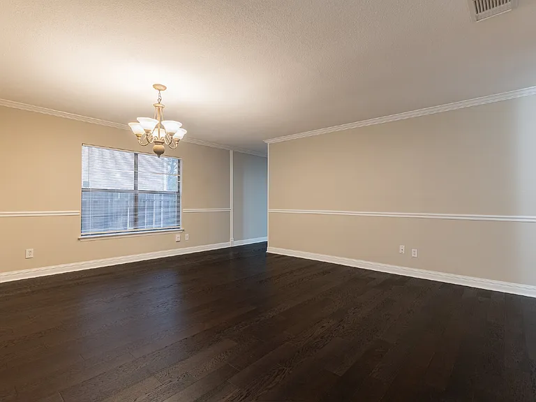 21514 Longwood — Photo 3