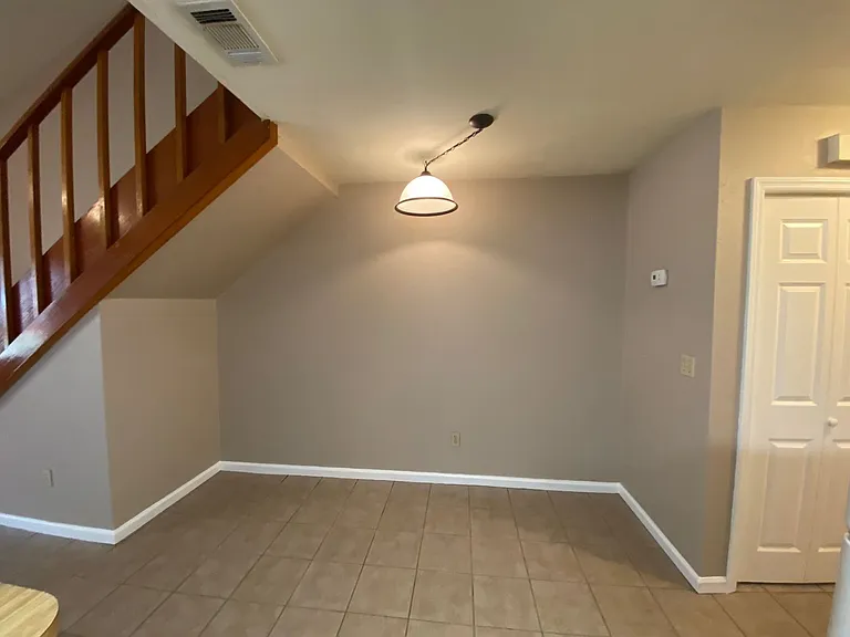 1284 High Rd — Photo 3