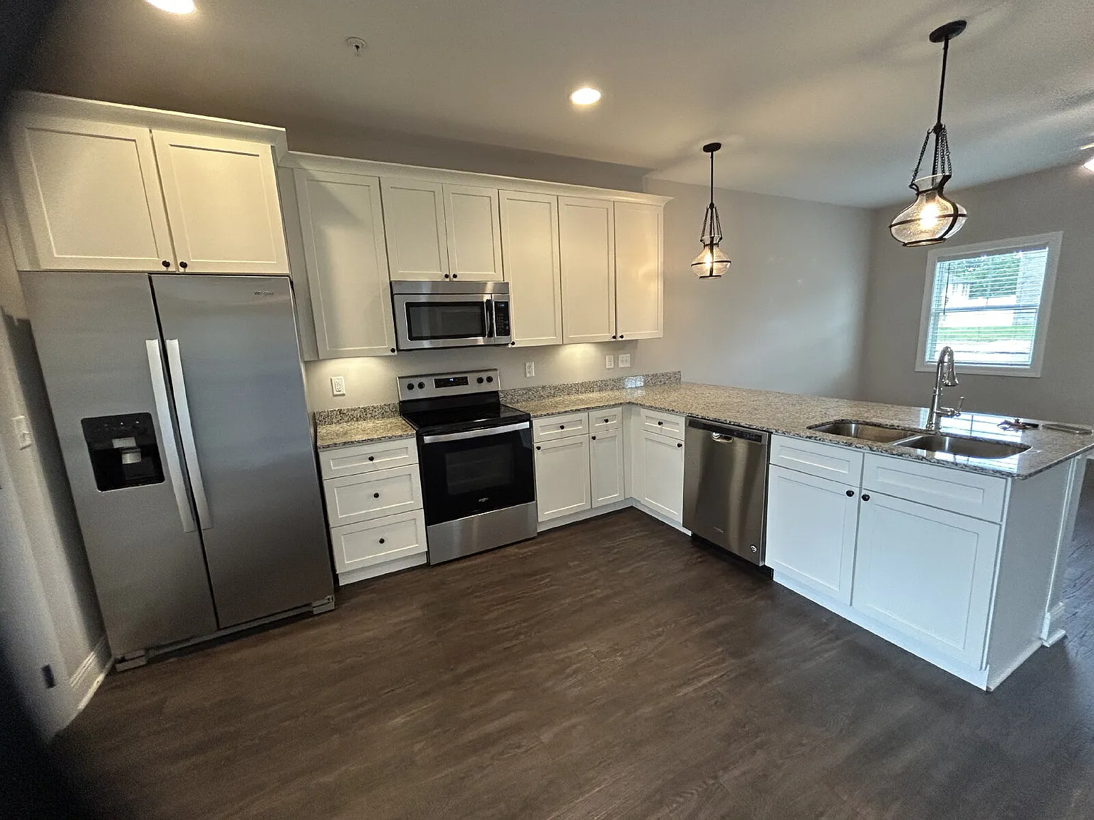 2 bed, 2.5 bath, 1142 sqft, $1,375 — Photo 3