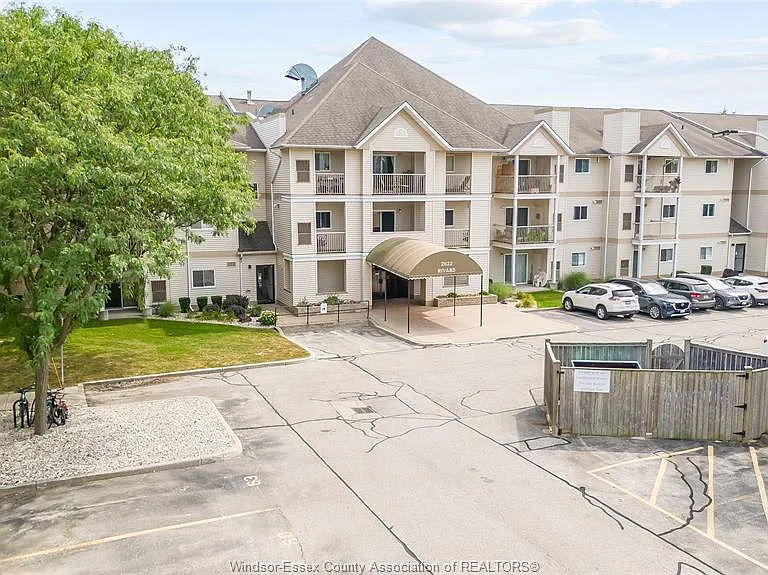 2922 Rivard Ave #211 — Photo 3