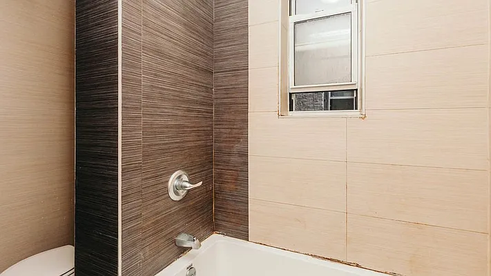 Rented by Nooklyn NYC LLC | media 19