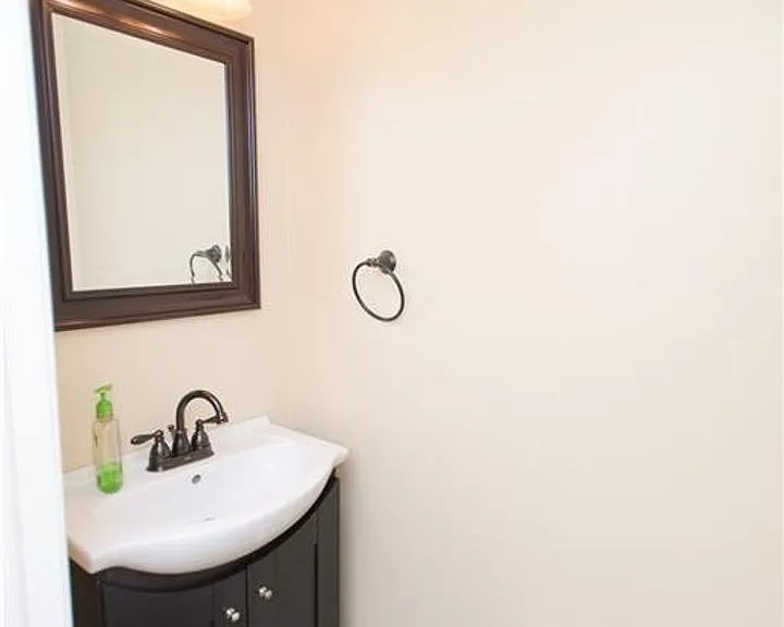 63 Lucinda Ct — Photo 9