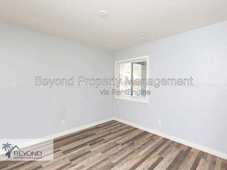 5313 Vickie Dr — Photo 10