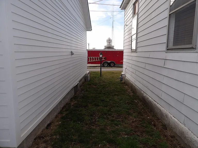240 E Court St — Photo 44