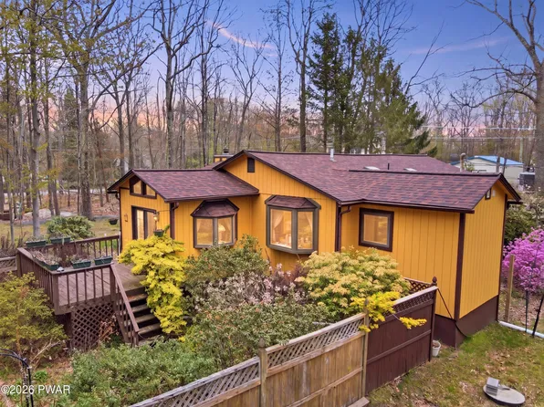 128 Stateway Dr, Milford, PA 18337