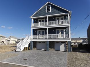 15 Neptune Rd, Toms River, NJ 08753